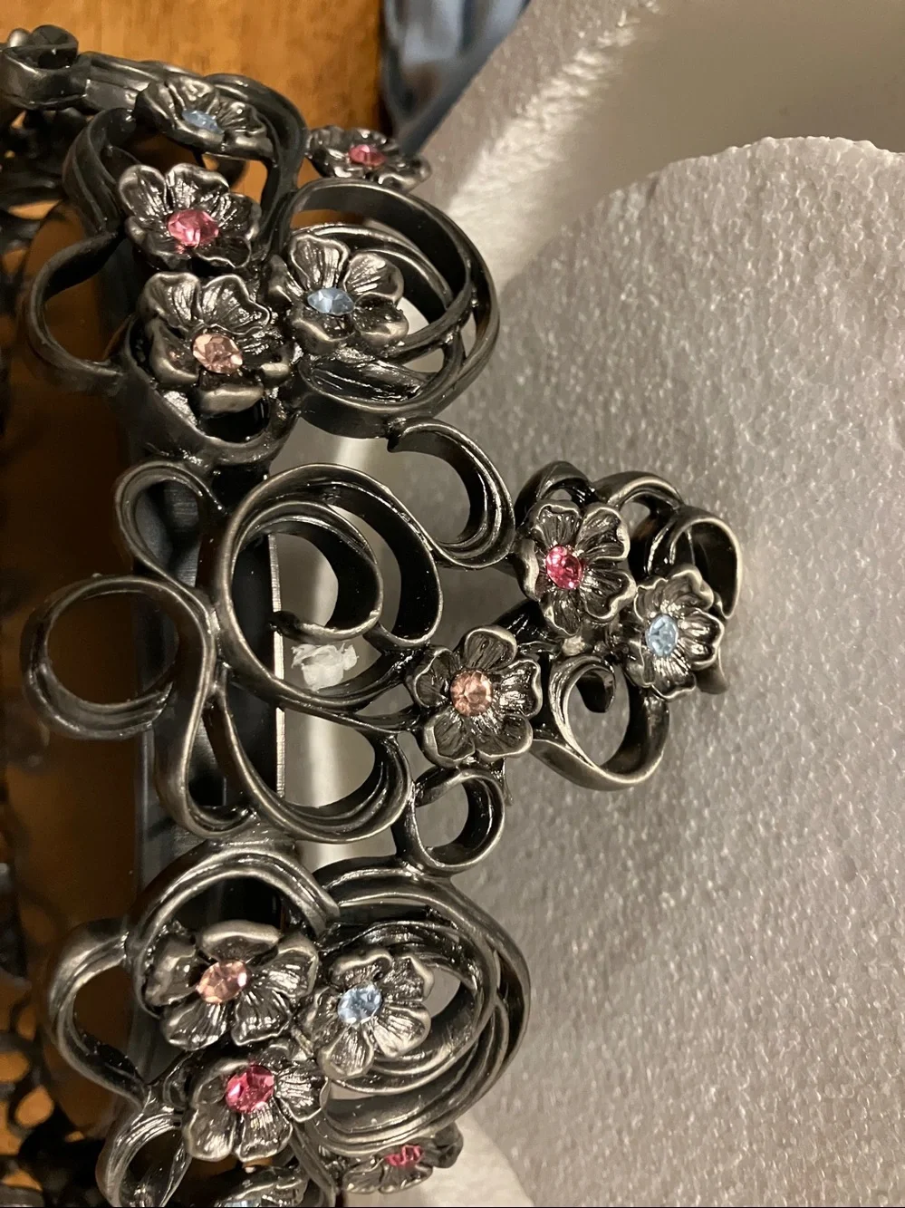 New in box Partylites metal n crystals 8” circle.  3 candle holder